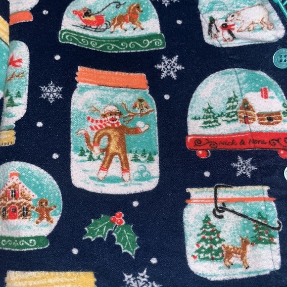 Nick & Nora flannel snow globe top only button down size Small - Picture 3 of 4